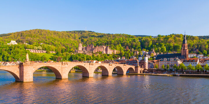 Germany, Baden-Wuerttemberg, Heidelberg, Old town, Old bridge, Church of the Holy Spirit and Heidelberg Castle