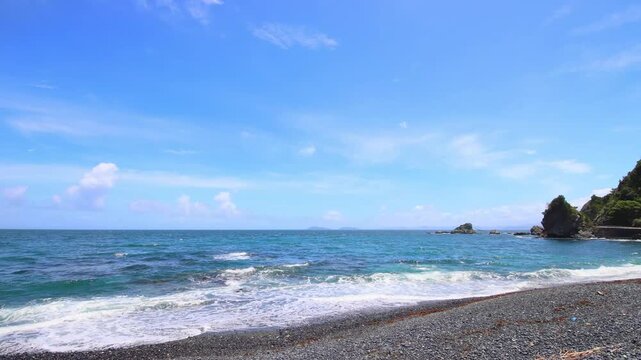 佐賀関の夏の海（大分県大分市佐賀関）