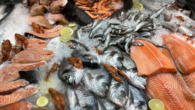 gek&uuml;hlter Fisch am Fischmarkt - 1
