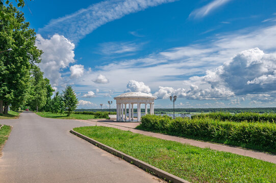 White air Rotunda on the high Bank of the river.