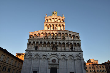 Fototapeta premium Façade du Duomo à Lucca. Italie