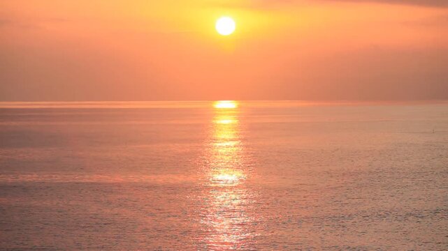 海に沈む夕日