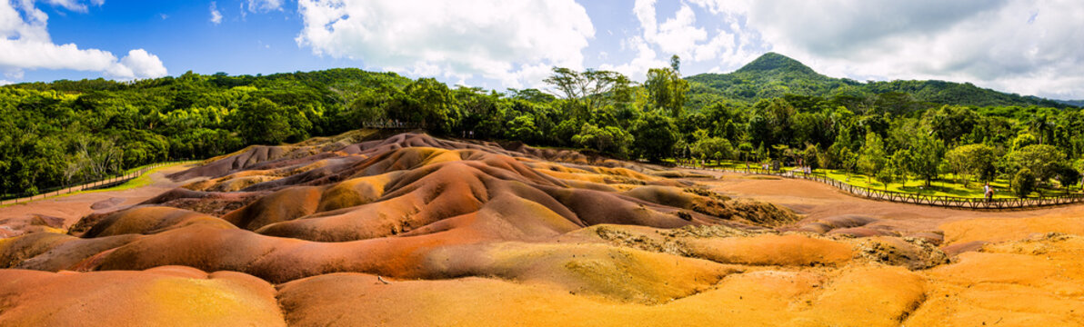 Panorama de la terre des sept couleurs de Chamarel sur l'Ile Maurice, Afrique