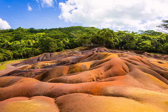 La terre des sept couleurs de Chamarel sur l'Ile Maurice, Afrique