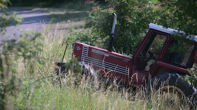 Trattore Agricolo tagli fieno