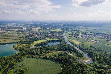 Meandry rzeki Odry. Rzeka na pograniczu Polsko-Czeskim w okolicy Chałupek. Panorama latem z lotu ptaka. © Franciszek
