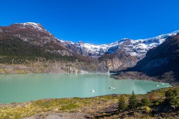 Obraz premium View of the beautiful Cerro Tronador and Lago Ventisquero Negro (Ventisquero Negro Lake) - Río Negro, Argentina