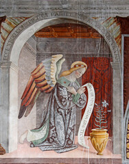 Naklejka premium Angelo dell'Annunciazione; affresco di Pietro da Cemmo nella chiesa di Santa Maria Assunta a Esine (Brescia)