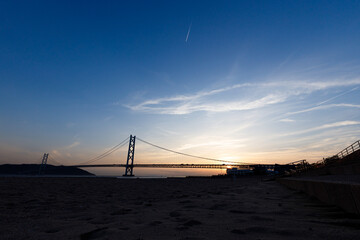 ブルーアワーと明石海峡大橋 © walkingcow3039