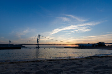 ブルーアワーと明石海峡大橋 © walkingcow3039