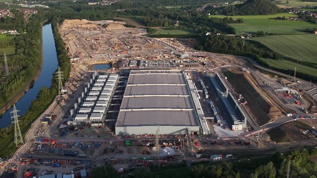 Construction of a modern data center supporting secure connectivity, cloud services, sustainable technology and essential digital infrastructure.