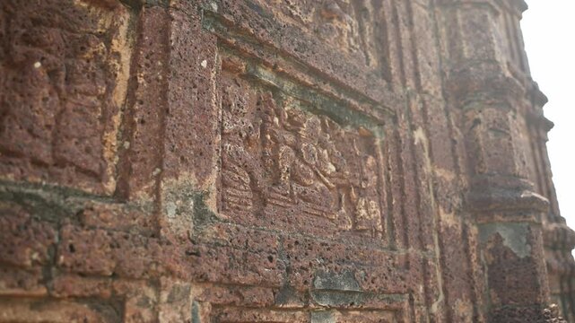 The Jor Mandir is one of the prominent laterite temples of Bishnupur. Stories from the Puranas can be seen depicted in the terracotta ornamentation on the front of the temple.