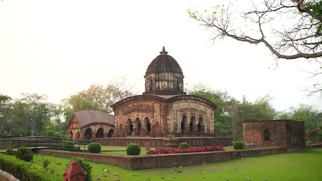 This is the Radha Madhav Temple; the walls of the temple depict tales from the Krishna Leela Puranas as well as scenes of contemporary life.