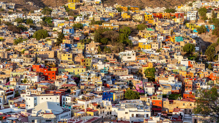 Obraz premium Panoramic View of Colorful Guanajuato from El Pípila Hill at Sunset, Mexico
