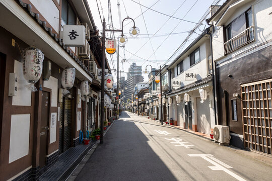 飛田新地 メイン通り・西側（大阪府大阪市西成区）