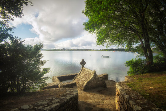 Fontaine de d&eacute;votion de l'&icirc;le de saint cado dans le Morbihan en r&eacute;gion Bretagne.