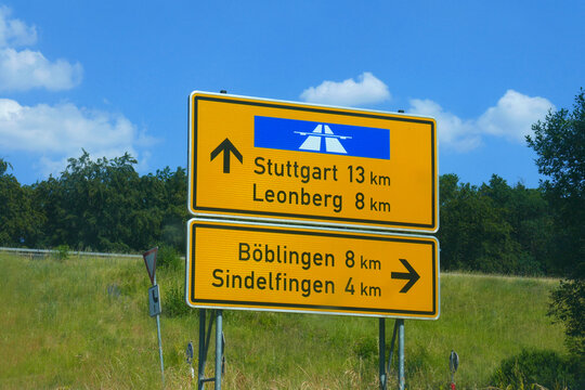 Gegliederter Vorwegweiser au&szlig;erhalb von Autobahnen Stuttgart Leonberg B&ouml;blingen Sindelfingen