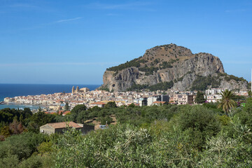 Fototapeta premium Cefalù est une ville côtière du nord de la Sicile, en Italie