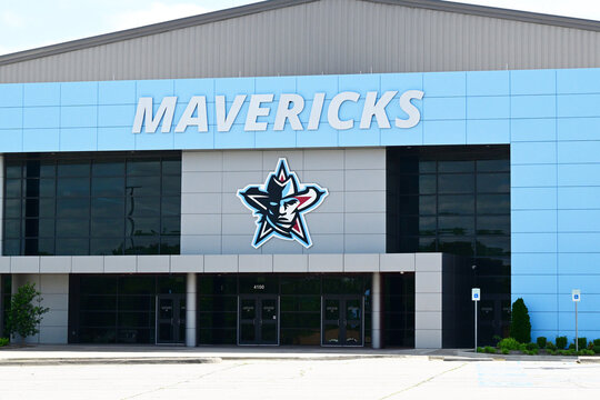 Southside High School Mavericks, mascot, public high school arena, Fort Smith, Arkansas