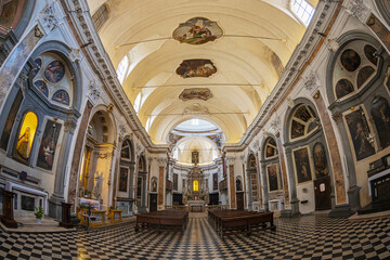 Obraz premium BERGAMO, ITALY - JUNE 30, 2019: Interior of the church Chiesa di San Pancrazio. Attested from in 888, enlarged in 1280, then in the 1452, consecrated on 3 October 1474 by the Bishop Giovanni Donato.