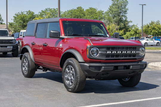 Ford Bronco Big Bend 4-Door 4X4 at a dealership. Ford offers the Bronco with a 2.3L EcoBoost 4-Cylinder engine. MY:2026