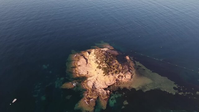 Isla de la Olla en Altea, en el Mediterraneo , Alicante