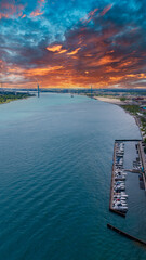 Fototapeta premium Aerial shot of a gorgeous landscape along the Detroit River in Detroit Michigan USA