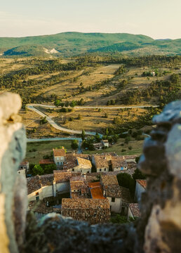 Blick &uuml;ber das Dorf Trigance in der Provence in Frankreich