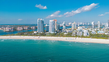 Naklejka premium Miami pier with south pointe. Miami beach waterfront. Miami city panorama with skyscrapers. Miami Beach skyline.
