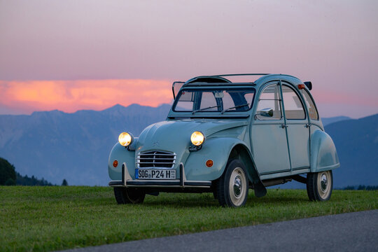 Mit dem Citro&euml;n 2CV ins Allg&auml;u
