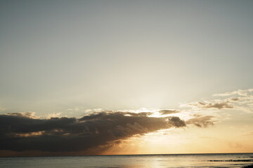 Couché de soleil sur la mer à Berck-sur-Mer dans le Pas-de-Calais en France © Pause Papote