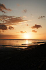 Couché de soleil sur la mer à Berck-sur-Mer dans le Pas-de-Calais en France © Pause Papote