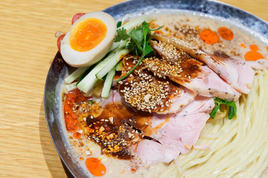 九段下 二階堂 ヨダレ鶏の冷やし豆乳麺