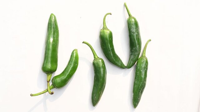 Giant Jalapeno peppers, a medium-hot chili variety (2,500&ndash;15,000 SHU) from Mexico, grow 8-12 cm (3-5 inches) long. Giant Jalape&ntilde;os are massive chili peppers that grow up to 5 inches long and 1 inch.