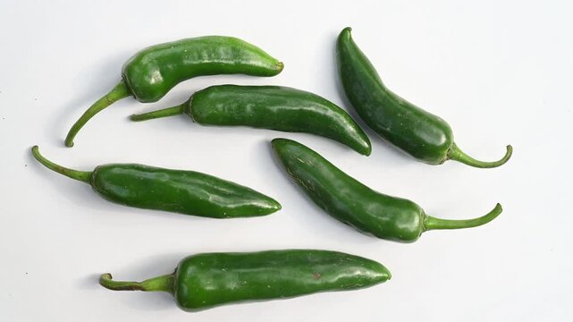 Giant Jalapeno peppers, a medium-hot chili variety (2,500&ndash;15,000 SHU) from Mexico, grow 8-12 cm (3-5 inches) long. Giant Jalape&ntilde;os are massive chili peppers that grow up to 5 inches long and 1 inch.