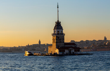 Obraz premium Galata Tower, Maiden's Tower and the view of Istanbul.