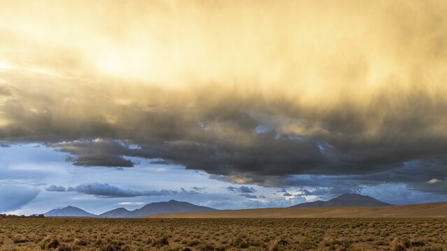 Approaching thunderstorm, Altiplano, Calala, Bolivia