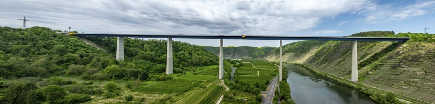 Moselle valley bridge with a height of 136 metres. Federal motorway A61 over the Moselle, connecting the Hunsr&uuml;ck with the Eifel. Driving over the bridge is restricted due to structural damage. Dieblich, Rhineland-Palatinate, Germany