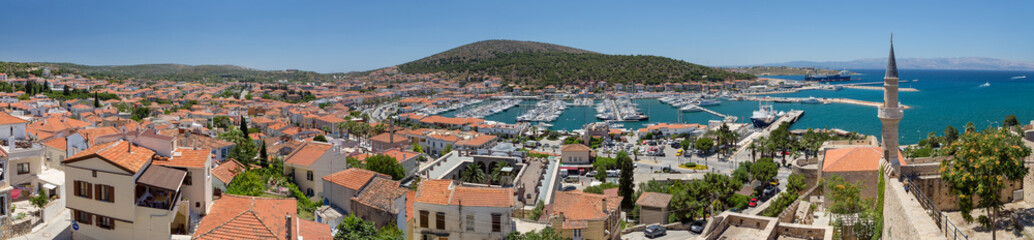 Naklejka premium Panoramic view of Cesme town and marina, Turkey