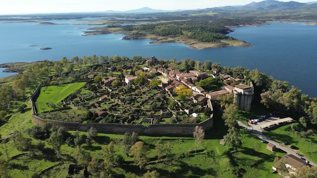 Granadilla - Village m&eacute;di&eacute;val abandonn&eacute; de Granadilla - Estr&eacute;madure, Espagne - drone 4k