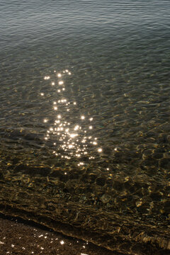 Star-shaped flashes of sunlight
