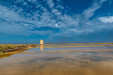 Lo spettacolo multicolore delle saline di Trapani, tra cielo, terra, sole e mare © alessandrogiam