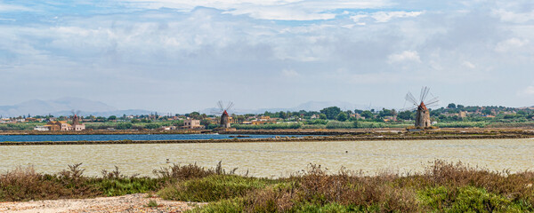 Lo spettacolo multicolore delle saline di Trapani, tra cielo, terra, sole e mare © alessandrogiam
