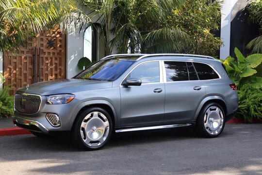 Mercedes Maybach SUV Luxury Car 