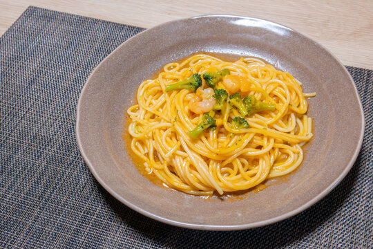 トマトクリームパスタ