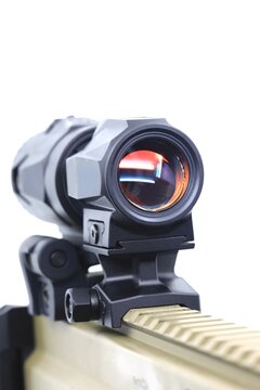 Rifle scope on an assault rifle