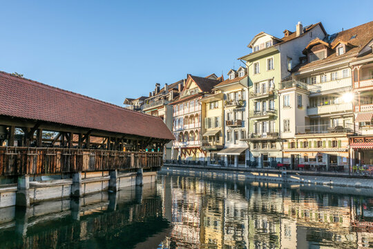 Switzerland, Bern Canton, Thun, Untere Schleuse bridge on Aare River