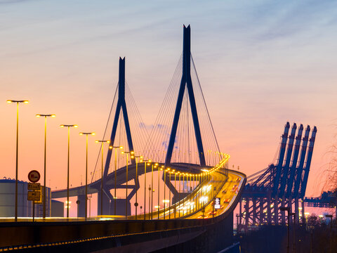 Germany, Hamburg, Kohlbrand Bridge at dusk