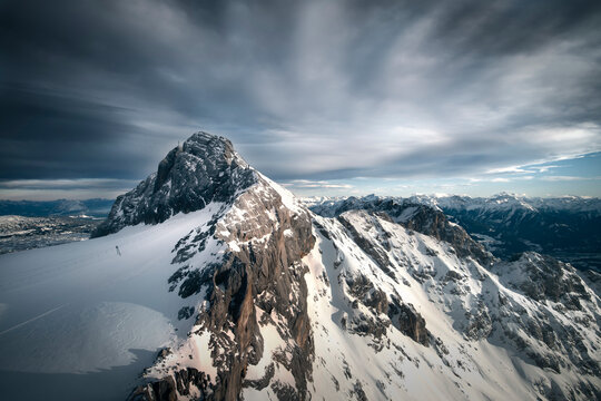 Austria, Schladming, Dachstein Mountains with south face of Hunerkogel in the foreground