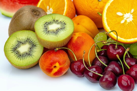 Alimentazione sana  per benessere con frutta di stagione 